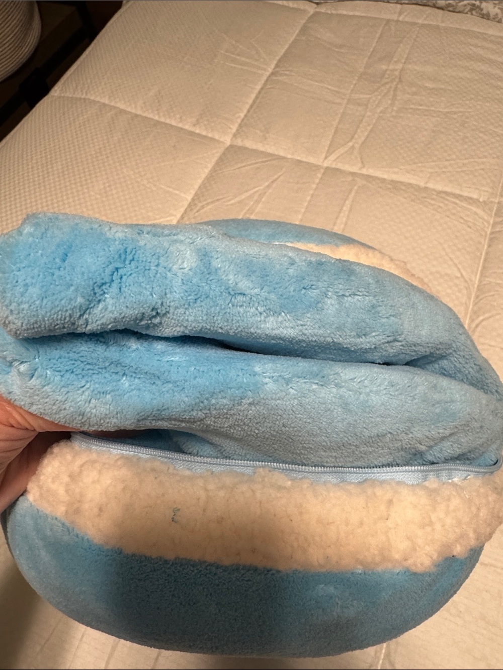 Pillow & Blanket Set- Light Blue - Picture 4 of 8